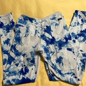 LICI FIT size medium wore1x scrunch bottom leggings